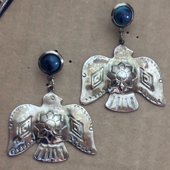 Vintage Silver Toned Thunderbird Earrings ! - Picture 2 of 4